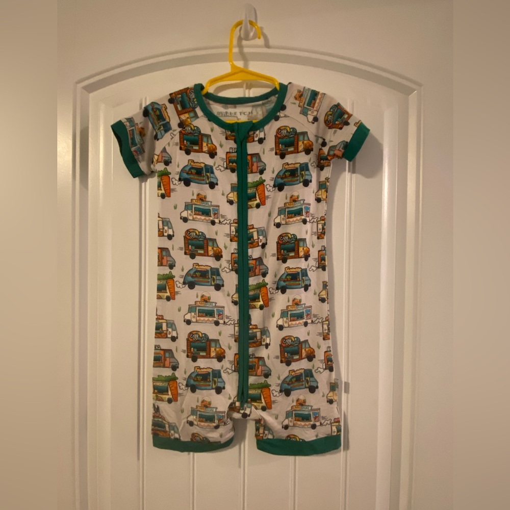 NWOT Fletch ‘Any Bunny Hungry’ Bamboo Shortie